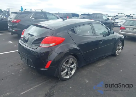 2012 Hyundai Veloster Base W/Red/Black z USA, uszkodzony, nr VIN KMHTC6AD9CU053040